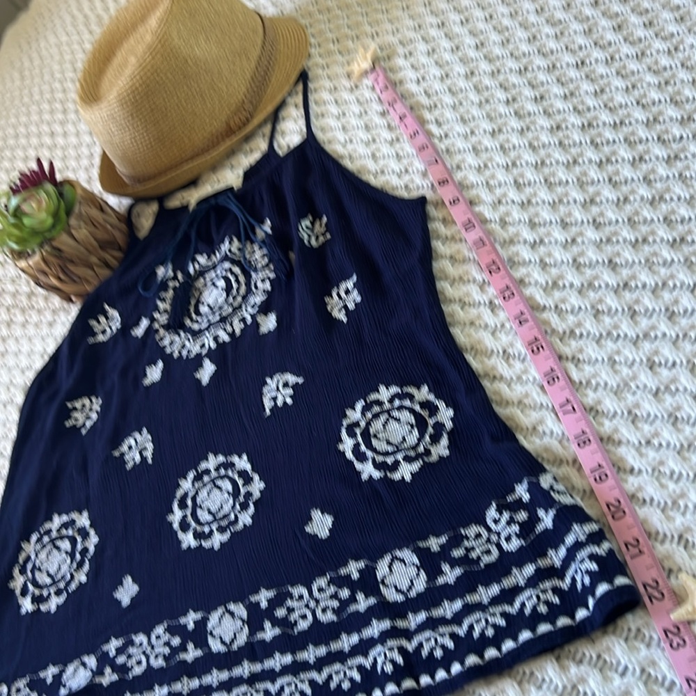 SOLITAIRE Medallion Embroidered Boho Tank in Navy and White | M - Picture 3 of 7